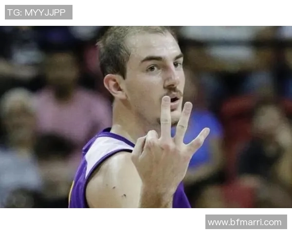 亚历克斯卡鲁索的篮球之路与未来发展展望分析